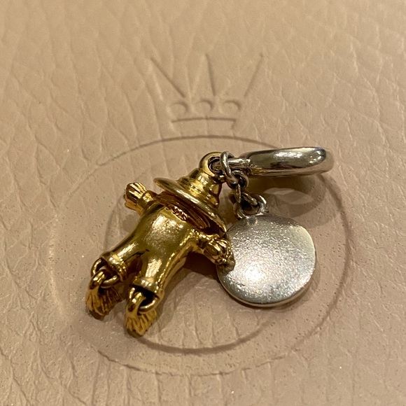 Pandora Autumn Trio of charms: pumpkin 🎃, scarecrow 👨‍🌾, and candy corn! - Picture 14 of 14